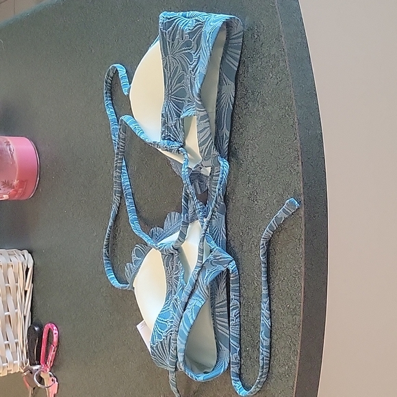 Bathing suit - Picture 3 of 5